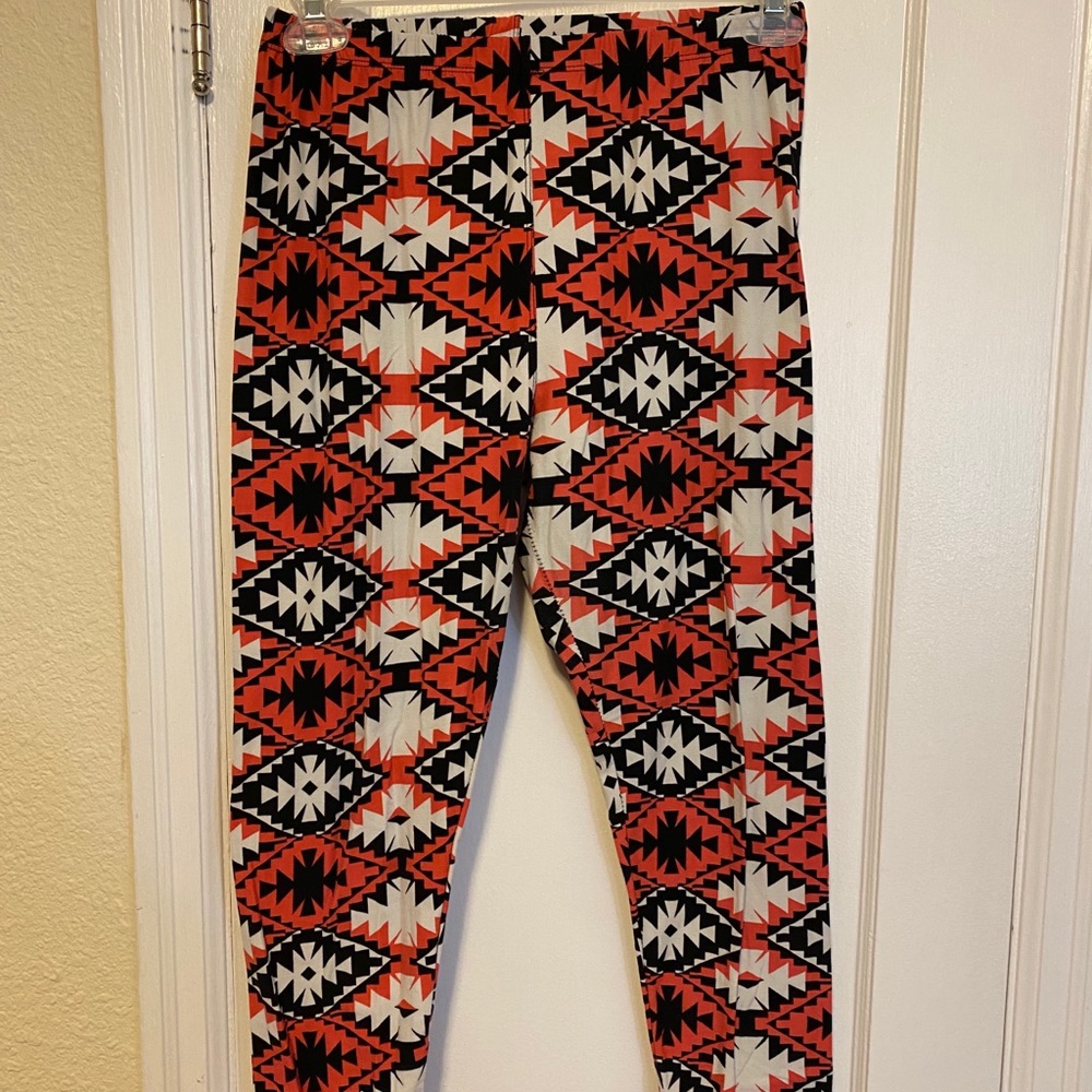 Lularoe tall and curvy leggings